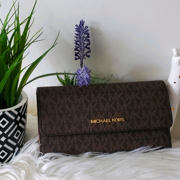 Michael Kors Wallet - Picture 2 of 3